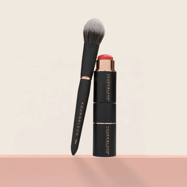 Youngblood YB14 Multi-Tasker Crème Blush Luxe Brush